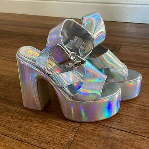 Azalea Wang Metallic pumps size 7